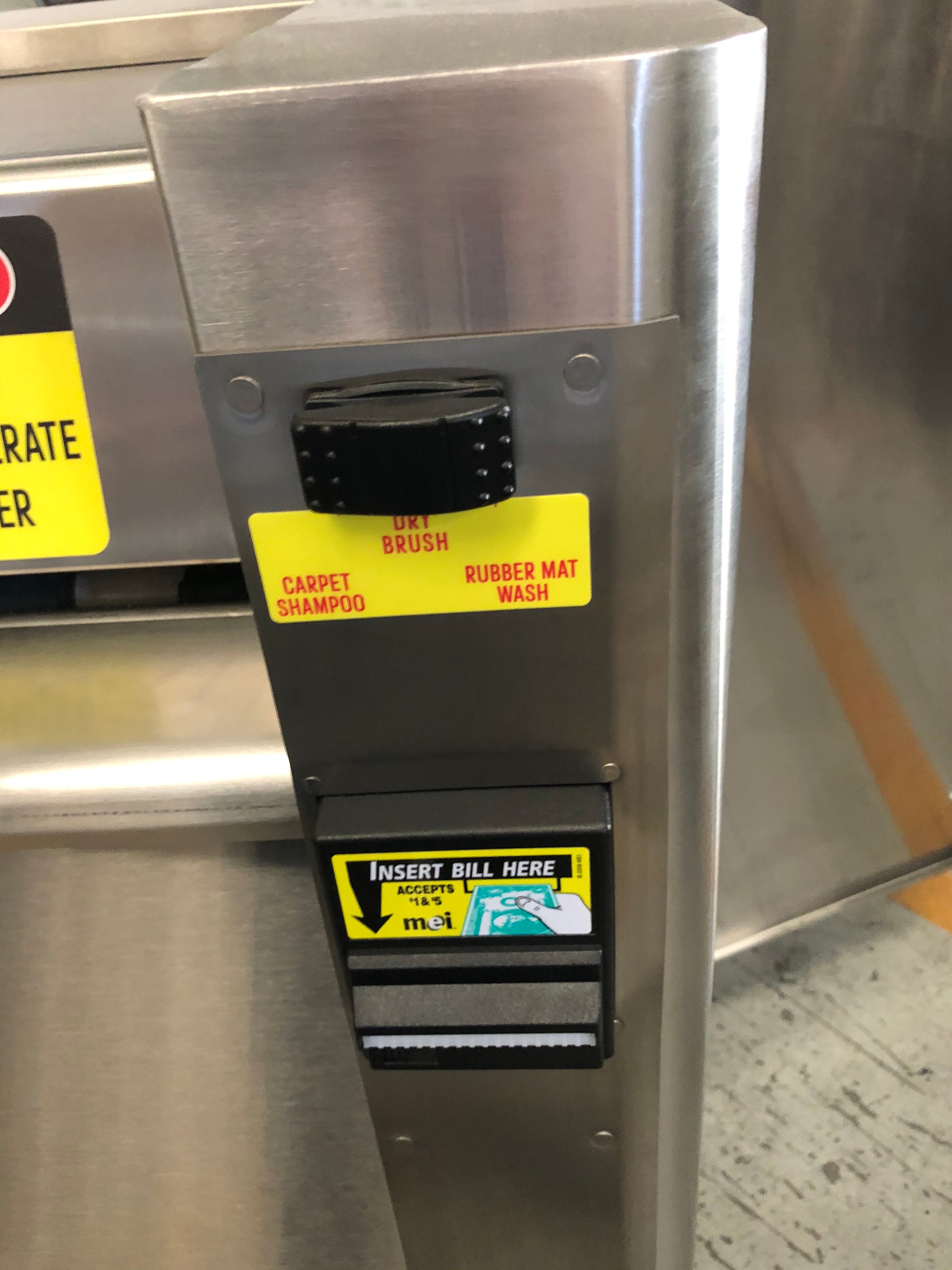 How Can a Car Mat Washing Machine Support Car Wash Operations?