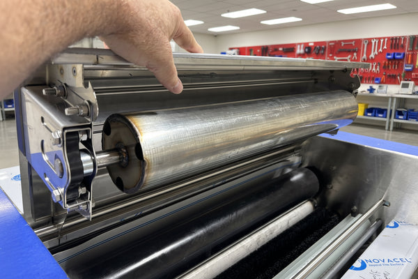 4 inch Stainless Steel Roller in Extractomat lid